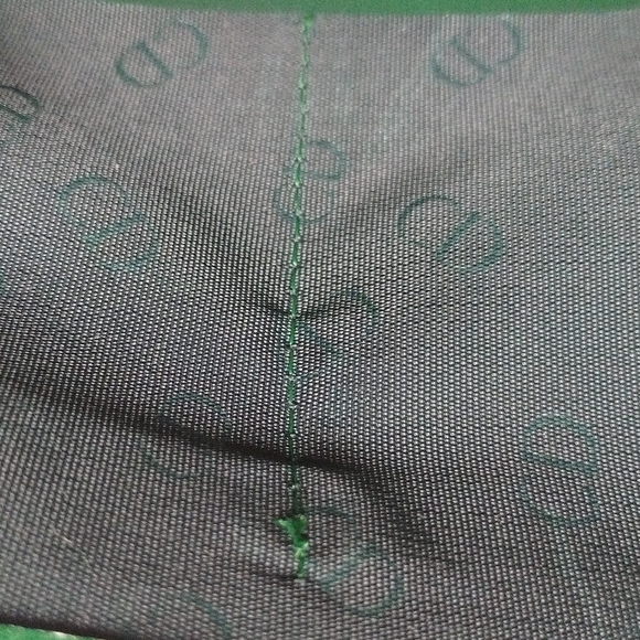 New DIOR Green Wallet Cardholder NWOT - Picture 12 of 15